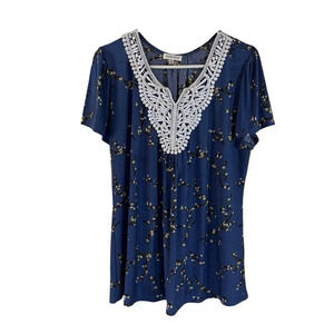 Jon & Anna Floral Top Plus 3X Crochet Accent Slinky All Over Pattern Embellished